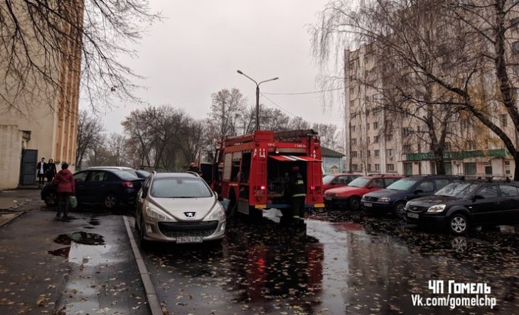 Готовил еду и уснул. В Гомеле загорелась квартира в многоэтажке