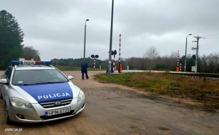 В Польше дальнобойщик из Беларуси проехал ж/д переезд на «красный» и сломал шлагбаум