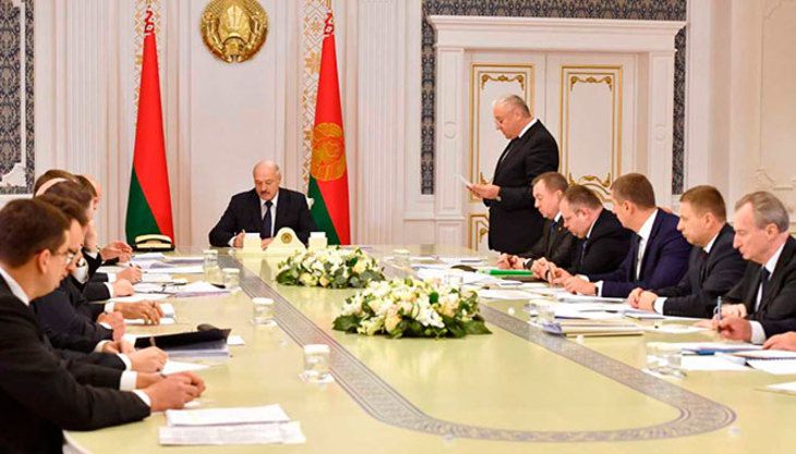 Лукашенко определил, кто из чиновников будет принимать решение по дрожжевым заводам
