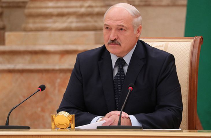 Лукашенко: «Мы просто не можем себе позволить катиться вниз. Мы должны удержаться при всех проблемах в этом году»