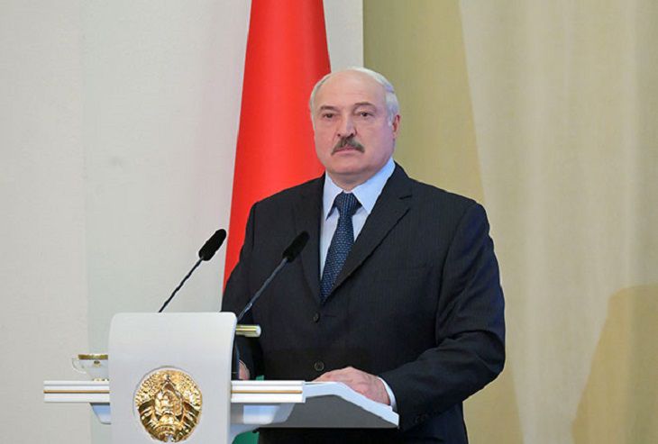 Экономика в мире сжалась – Лукашенко