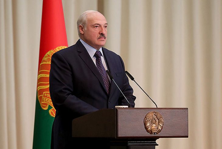 Лукашенко - военнослужащим: Обещать вам какие-то вертолетные деньги не стану. Будем стараться вас поддержать