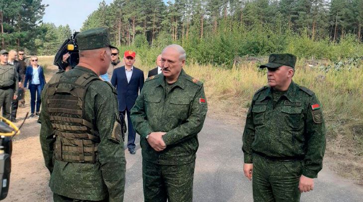 Лукашенко прибыл на военный полигон под Гродно