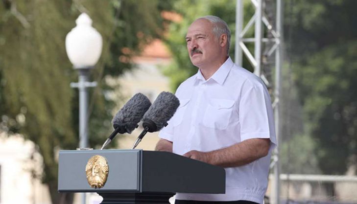 Лукашенко назвал два города, где «больше всего пытаются раскачать обстановку»