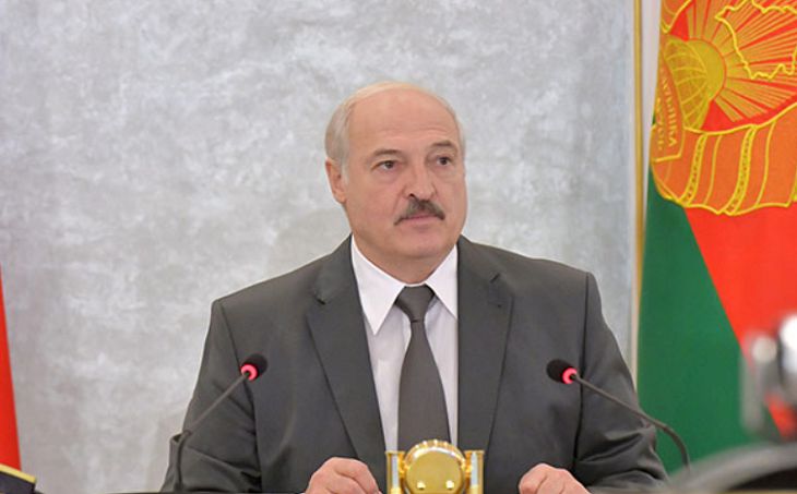 Лукашенко пообещал разобраться с митингующими