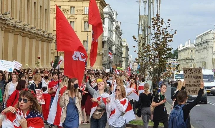 В Минске проходит женский протестный марш