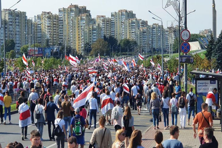 Названа причина, почему в  водометах в Минске использовали оранжевую воду