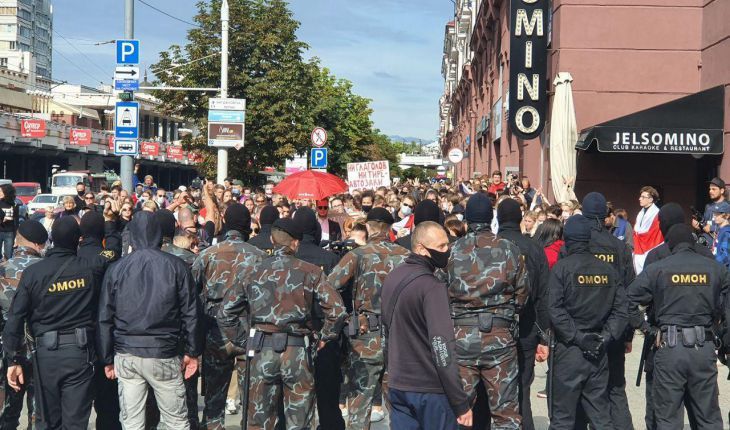 СМИ: почти 600 человек задержали в Беларуси на акциях протеста 11 октября