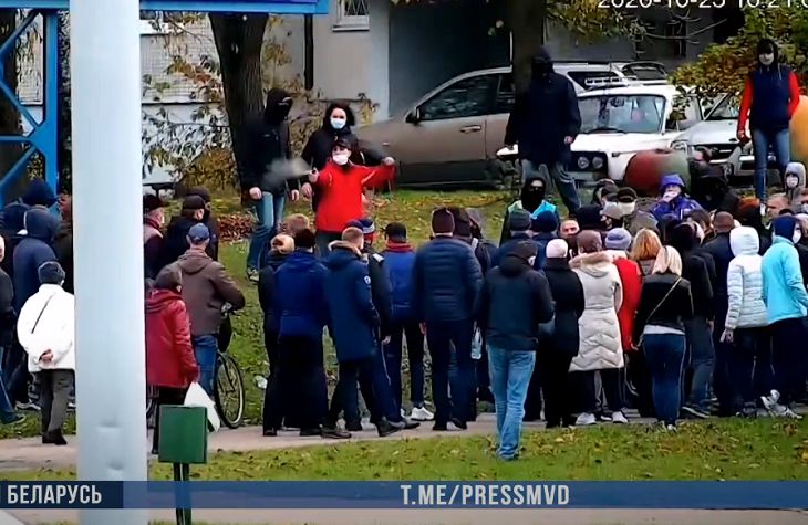 На протестах в Витебске демонстрант распылил газ в лицо милиционеру: возбуждено уголовное дело