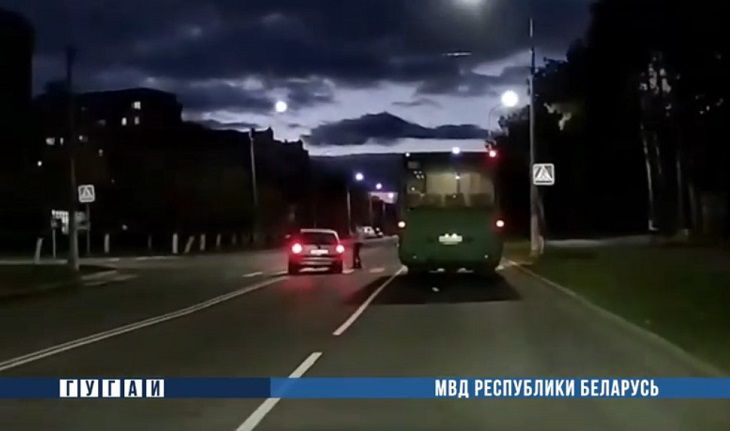 В Светлогорске дама едва не задавила девочку. Она скрылась, но...ее нашли