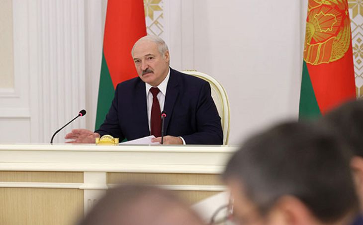 Лукашенко планирует до нового года поделиться полномочиями с другими органами власти