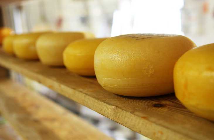 Как приготовить сырный пирог из слоеного теста: пошаговая инструкция