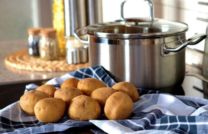 Как правильно варить картошку, чтобы она не почернела: раскрываем важные хитрости