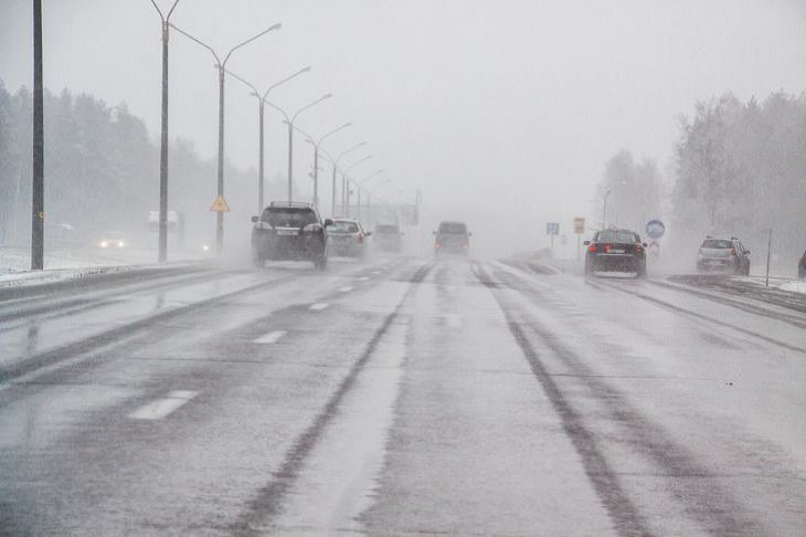 ГАИ просит жителей Минска отказаться от личного транспорта из-за снегопадов