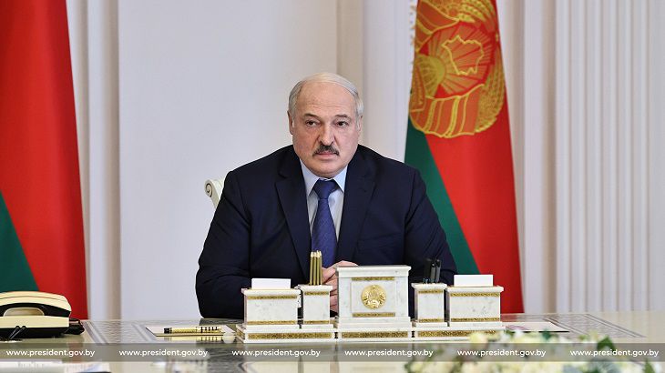 Лукашенко: Некоторые супермаркеты отказывались брать белорусские товары. Это надо выжигать каленым железом