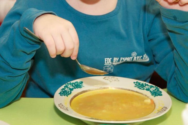 Как исправить пересоленный суп и что делать, если вы переборщили с перцем