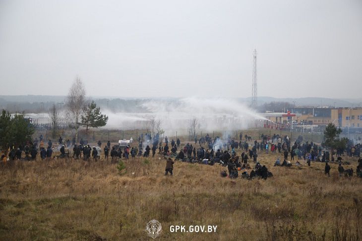 Польша построит пятиметровый забор на границе с Беларусью