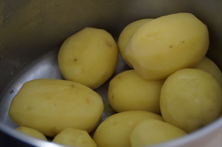 Почему вареная картошка чернеет и как это предотвратить