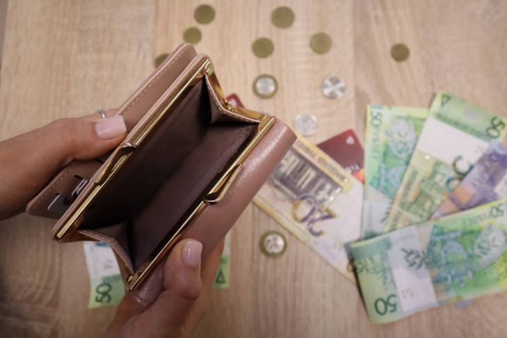 Как сделать свой кошелек магнитом для денег: 7 необычных талисманов