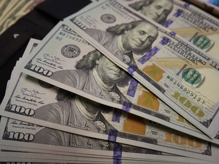 Деньги обесценятся: что делать с долларами, рассказал эксперт