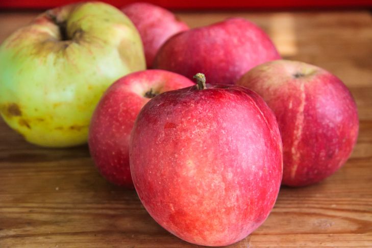 Съедайте одно яблоко в день, и ваше тело скажет вам спасибо. Эти фрукты обладают удивительными свойствами