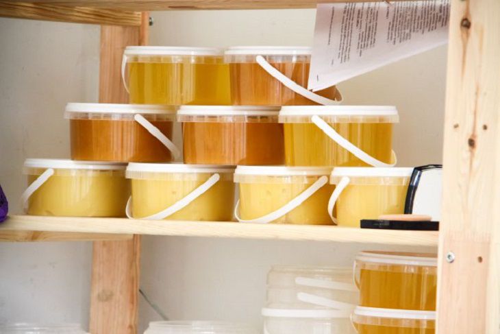 Можно ли добавлять мед в горячий чай: ученые провели исследования и дали ответ на этот вопрос