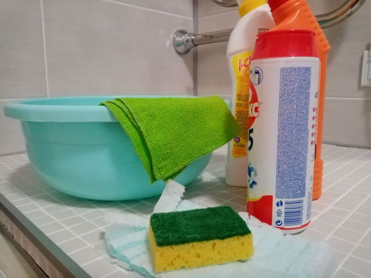 3 поверхности в квартире, которые не нужно часто мыть: распространенные ошибки хозяек