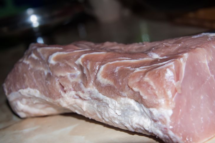 Быстрая свинина на сковороде с луком и перцем, пошаговый рецепт с фото