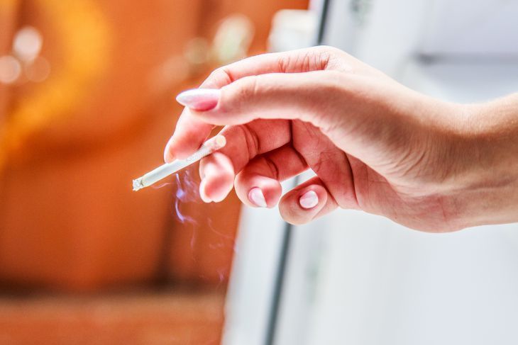 Курильщики не обрадуются такому подарку: с 1 января дорожают сигареты