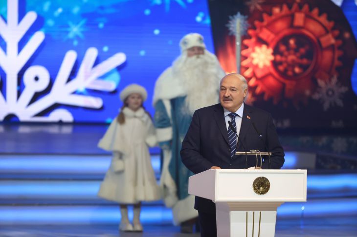 Александр Лукашенко 7 января обратился к соотечественникам