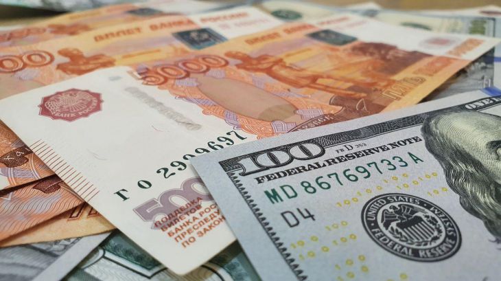 Доллар подешевел, российский рубль укрепился: как началась новая «валютная» неделя в Беларуси
