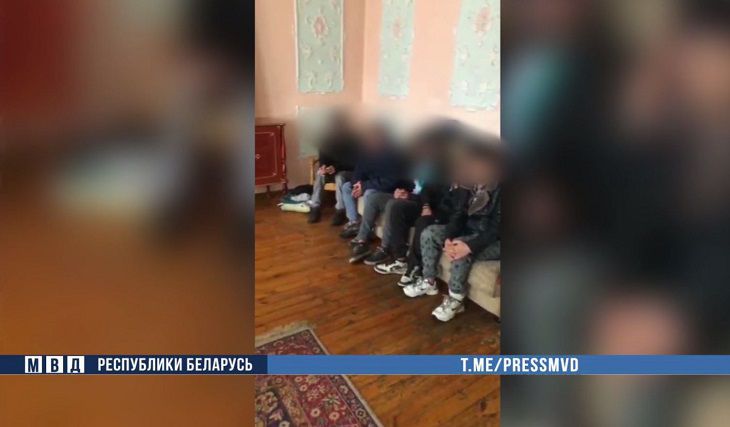 Под Минском поймали большую группу нелегалов: почти 30 человек