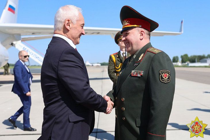 В Беларусь прилетел министр обороны России 