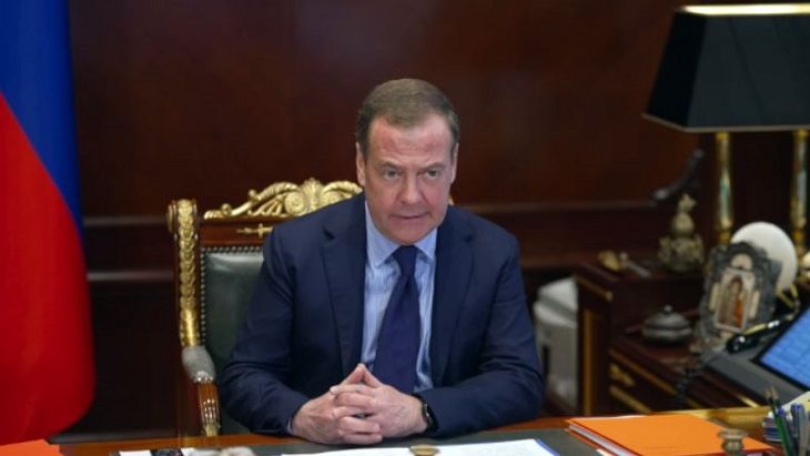 Медведев сообщил о намерении России подсчитать ущерб от санкций
