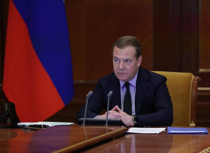 Медведев прокомментировал новые санкции ЕС против России