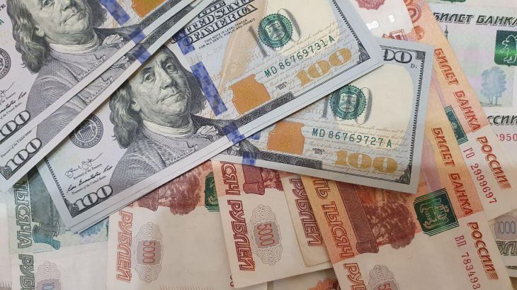 Доллар и российский рубль удивили. Неожиданные итоги первых валютных торгов недели в Беларуси