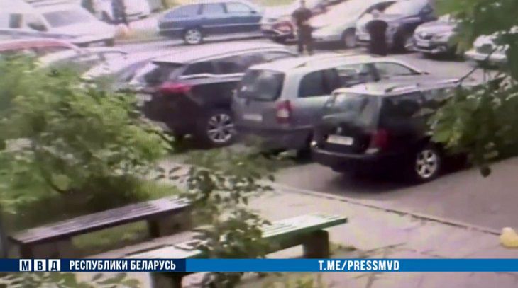 Агрессивного мужчину с ножом задержали в Минске с применением оружия
