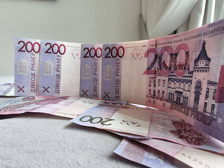 Мошенники под видом милиционеров выманили у минчанки почти 10 000 рублей