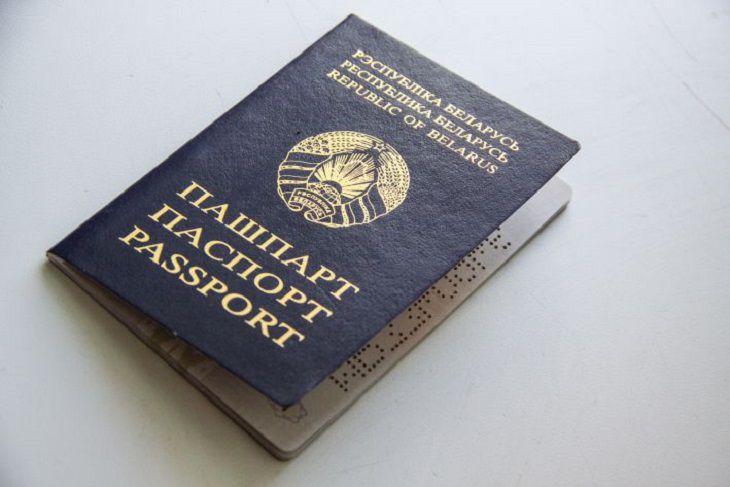 Белоруска использовала паспорт брата, и тот оказался должен банку