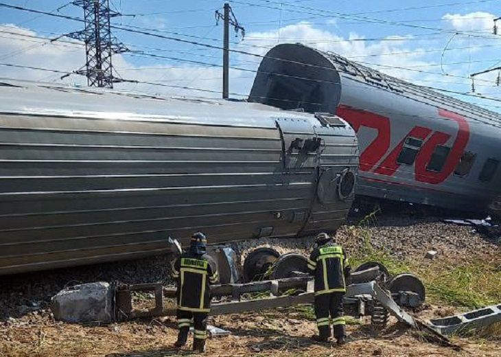 ЧП с поездом под Волгоградом: госпитализировали 55 человек