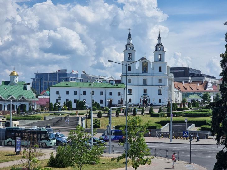 Жара не собирается уходить из Беларуси. На 14 июля объявлен оранжевый уровень опасности
