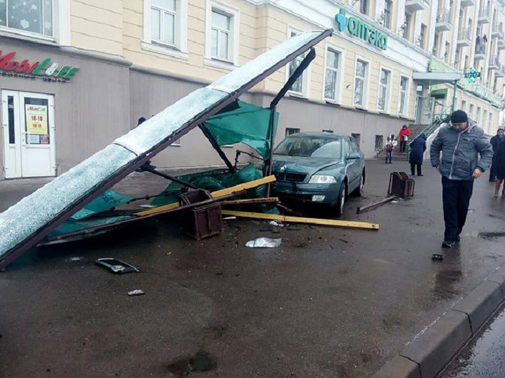 В Минске Skoda снесла остановку‍