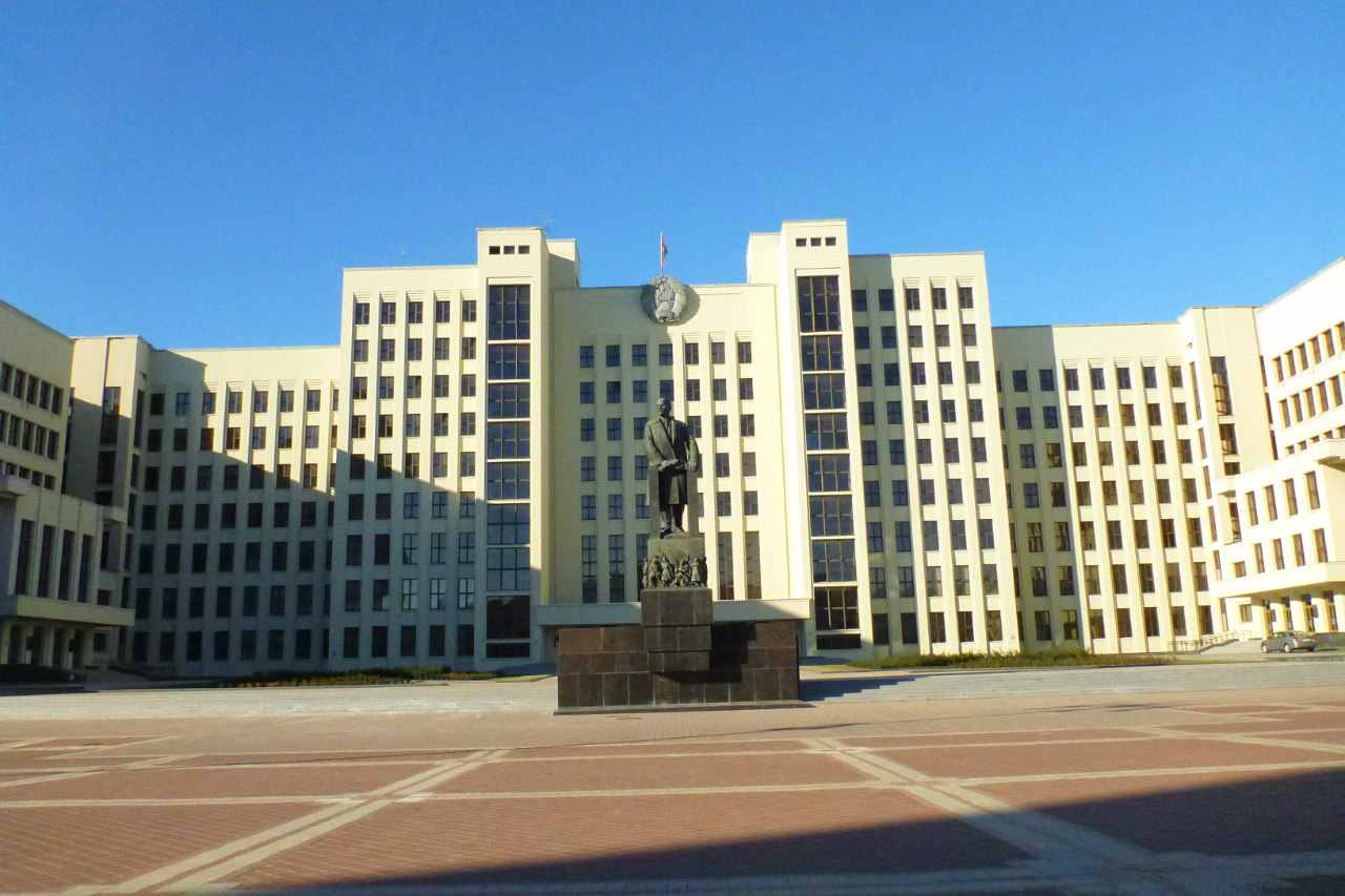 Палаты рб. Национальное собрание Республики Беларусь. Палата представителей РБ здание. Парламент Минск. Здание парламента Белоруссии.