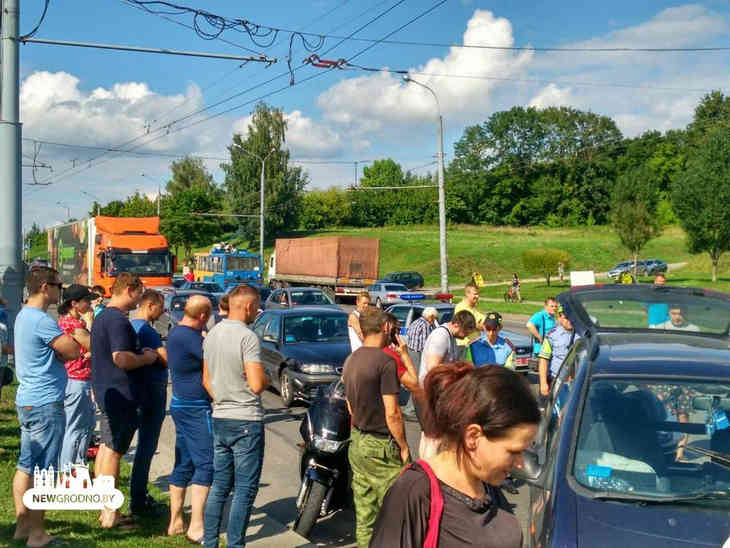 Авария с пятью автомобилями парализовала движение на одной из магистралей Гродно‍