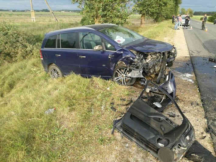 Лобовое столкновение в Брестском районе: деблокировали водителя Volkswagen 