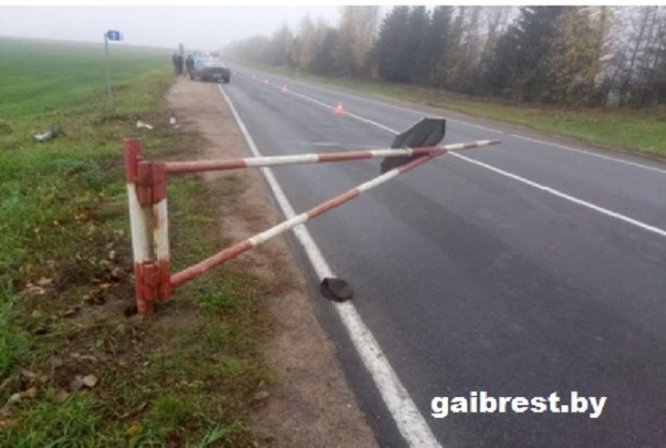 В Барановичском районе на переезде сбили дежурного