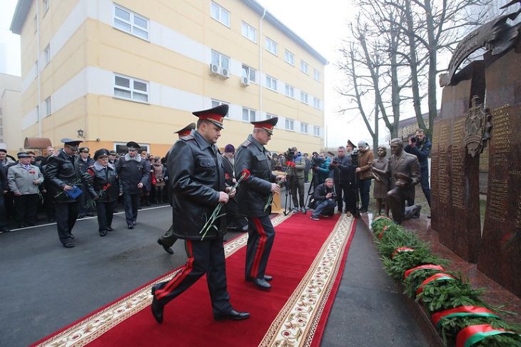 В УВД Миноблисполкома открыли памятник сотрудникам, погибшим при исполнении служебного долга