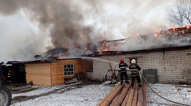 Под Гомелем горело предприятие по производству памятников