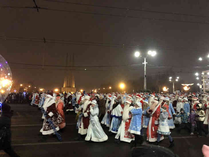 Раз, два, три! Ёлочка гори! В Витебске зажгли главную елку города