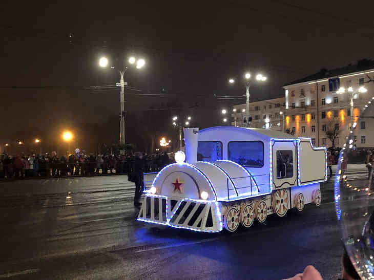 Раз, два, три! Ёлочка гори! В Витебске зажгли главную елку города